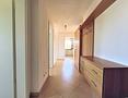 Wohnen mit Wohlfühlfaktor: Helle, moderne und neuwertige 2 bis 2,5-Zimmer-Wohnung - Geräumige Diele mit Fliesenboden und Garderobe