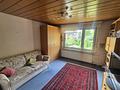 Reihenmittelhaus mit Terrasse, Balkon und viel Gestaltungspotenzial in Maintal-Bischofsheim - Schlafzimmer
