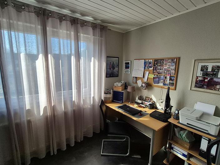 Großzügige Doppelhaushälfte mit zwei Wohneinheiten und viel Potenzial - Arbeitszimmer