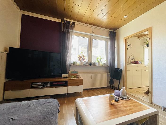 Gut geschnittene 3-Zimmerwohnung mit Terrasse, Garten und Stellplatz in Büttelborn - Worfelden - Wohnzimmer