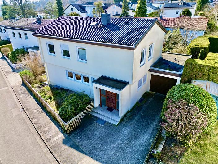 Freistehendes Familienhaus
mit großem Garten in ruhiger Lage - Luftaufnahme