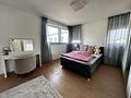 Exklusive Doppelhaushälfte mit Premium-Ausstattung, Doppelgarage und traumhaftem Garten - Schlafzimmer