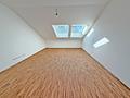 Bezug sofort möglich! Großzügige 4-Zi.-DG-Neubauwohnung mit Loggia - Großzügiges Schlafzimmer