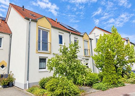 Reihenmittelhaus, Carport, Garten und viel Platz
Ankommen - Wohlfühlen - Zuhause sein - Außenansicht
