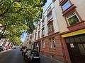 Attraktives Ensemble im Frankfurter Nordend– Denkmalgeschütztes Vorder- und Hinterhaus mit Potenzial - Straßenansicht 1