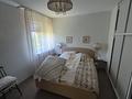 Doppelhaushälfte mit großer Terrasse und Dachstudio in Toplage von Maintal-Bischofsheim - Schlafzimmer