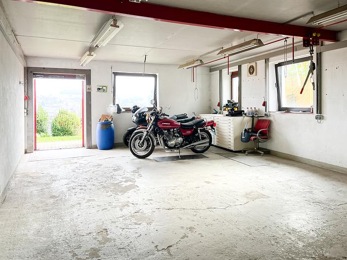 Zweifamilienhaus mit Werkstatt, Garage und Garten mit Weitblick - KG_Werkstatt
