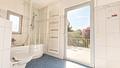 Zweifamilienhaus zwischen dem Ostpark und Parlamentsplatz - Frankfurt am Main - Ostend/Bornheim - Tageslichtbadezimmer mit Balkon - 2. Obergeschoss