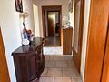 Schönes Zweifamilienhaus mit großer Einliegerwohnung auf großem Grundstück - EG_Flur