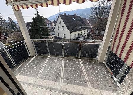 Moderne Komfortwohnung: barrierearm, zentrumsnah und mit sonnigem Balkon