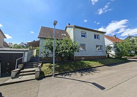 Vielseitig nutzbares Wohnhaus mit Garten & Garage - Ansichten