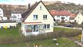 Gepflegtes Ein- / Zweifamilienhaus mit Doppelgarage, Terrasse, und großem Garten - Außenansicht Süden