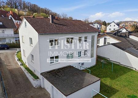 Attraktives, sanierungsbedürftiges Zweifamilienhaus in Viereth mit großem Garten/ teilvermietet - Außenansicht