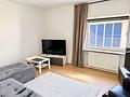 Großzügig wohnen in Bad Homburg - 
viel Platz, schöner Garten & flexible Nutzungsmöglichkeiten - Wohnzimmer im OG