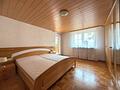 Ein Zuhause! 
Großzügiges Wohnhaus mit zwei Wohnungen, Doppelgarage und Garten in Fleinheim - Schlafzimmer OG