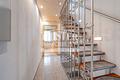 Zweifamilienhaus + Einliegerwohnung in zentraler Lage von Hallstadt - Flur mit Treppe