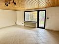 Seltenes Schmuckstück mit Charme und Geschichte – zentrales Ein- oder Zweifamilienhaus mit Garten - Wohnzimmer im EG