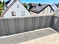 Modernisierte Dachgeschosswohnung
mit Balkon
in gepflegtem Dreifamilienhaus - ...zum Balkon