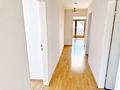 Modernisierte Dachgeschosswohnung
mit Balkon
in gepflegtem Dreifamilienhaus - Flur