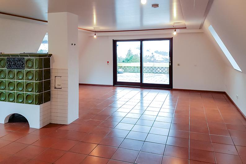 Liebhaberobjekt in ruhiger, sonniger Lage von Erbach- Erlenbach! - Vorderhaus-Wohnen-Essen