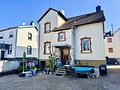 Schönes Einfamilienhaus
Familienglück mit Hof, Garten & viel Platz - Hofansicht