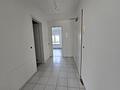Renovierte, gut geschnittene 2 Zi. Wohnung mit Kamin, Balkon und TG Stellplatz - Flur