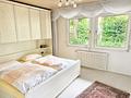 Familienglück mit Gartenidylle -
Gepflegtes Einfamilienhaus mit viel Platz - Zimmer im EG...