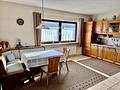 Freistehendes Einfamilienhaus
mit Garten, Kamin und Terrasse
- viel Platz für die Familie - - ...aber es gibt auch Platz in der Küche.