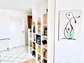 Gepflegte Maisonette-Eigentumswohnung mit 
Einbauküche, Garagenstellplatz, 2 Bäder & Balkon - Flur