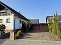 Freistehendes Einfamilienhaus
mit Garten, Kamin und Terrasse
- viel Platz für die Familie - - Grundstückseinfahrt