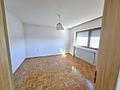 Großzügiges, sonniges 
2 - Familienhaus in Giengen/Burgberg - Zimmer