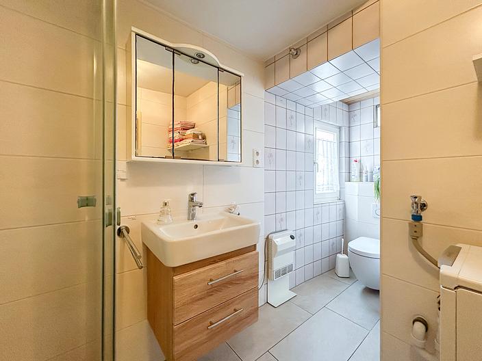 Altstadtjuwel mit Gestaltungsspielraum – Historisches Stadthaus in Freudenberg! - Tageslichtbad