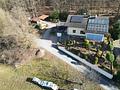 Wohnen inmitten der Natur–Hochwertiges Einfamilienhaus mit großem Grundstück in ruhiger Waldrandlage - Drohnenansicht