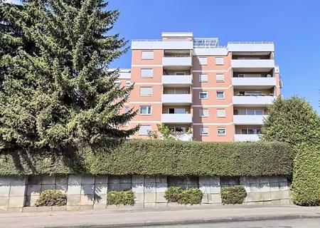 Attraktive 2-Zimmer-Wohnung mit Balkon für Jung und Alt in Giengen - Außenansicht