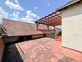 Ein Zuhause mit vielen Möglichkeiten – großzügiges Wohnhaus mit Garten und zwei Garagen - OG_Terrasse