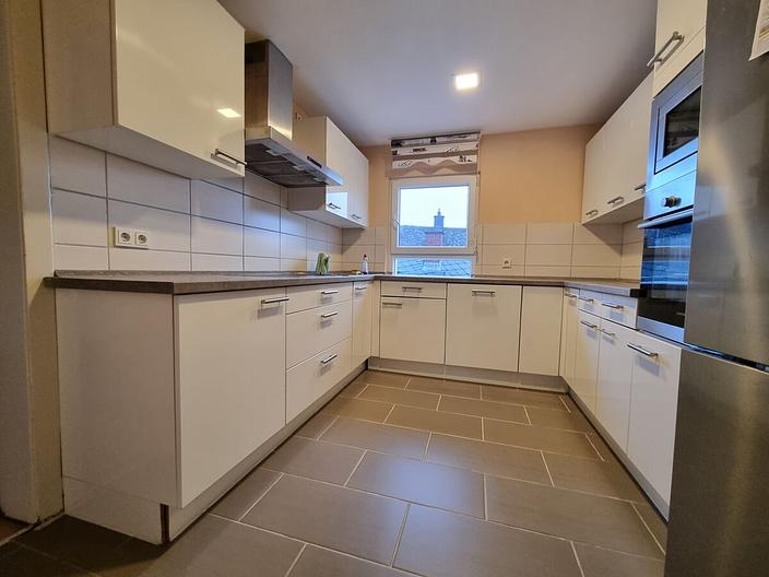 Dieses Eigenheim mit kleiner Einliegerwohnung bietet Ihnen viel Platz! - Küche OG