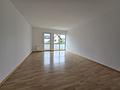Schöne 3 Zi. Wohnung mit Balkon 
sowie zwei Außenstellplätzen - Wohnzimmer