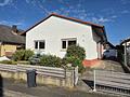 Klein-Karben Bungalow in ruhiger Lage – großzügiges Grundstück und viel Potenzial für Ihre Ideen - Außenansicht