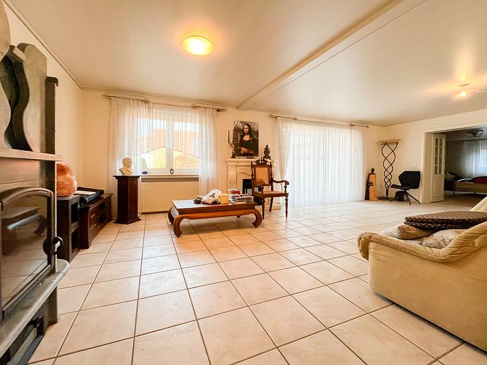 Großzügiges Zweifamilienhaus in traumhafter Südwestausrichtung - vielfältige Nutzungsmöglichkeiten - Teilansicht Wohnbereich (UG)