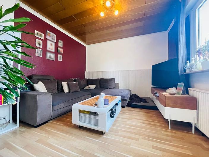 Gut geschnittene 3-Zimmerwohnung mit Terrasse, Garten und Stellplatz in Büttelborn - Worfelden - Wohnzimmer