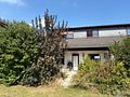 Schönes Zweifamilienhaus mit großer Einliegerwohnung auf großem Grundstück - Gartenansicht