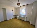 Großzügiges Einfamilienhaus mit viel Potenzial in guter Lage von Rodgau – sanierungsbedürftig - 2. OG Zimmer 1 