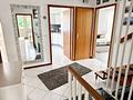 Familienglück mit Gartenidylle -
Gepflegtes Einfamilienhaus mit viel Platz - Flur im EG