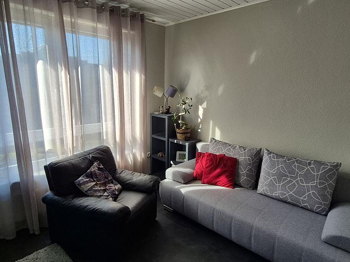 Großzügige Doppelhaushälfte mit zwei Wohneinheiten und viel Potenzial - Gästezimmer