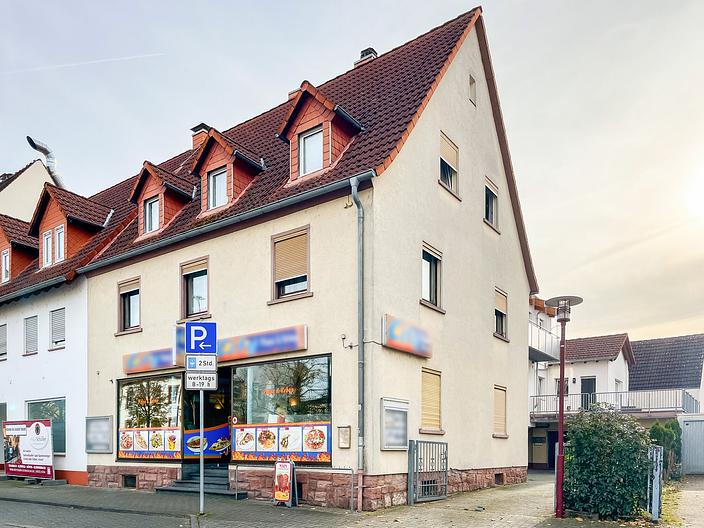 Kapitalanlage mit Entwicklungspotenzial – zwei gepflegte Häuser im Stadtkern von Erlenbach am Main - Vorderansicht