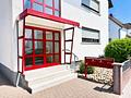 Modernisierte Dachgeschosswohnung
mit Balkon
in gepflegtem Dreifamilienhaus - Hauseingang